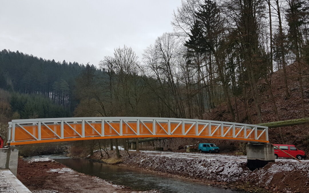 Výroba lávky pro občany SUCHOVRŠIC